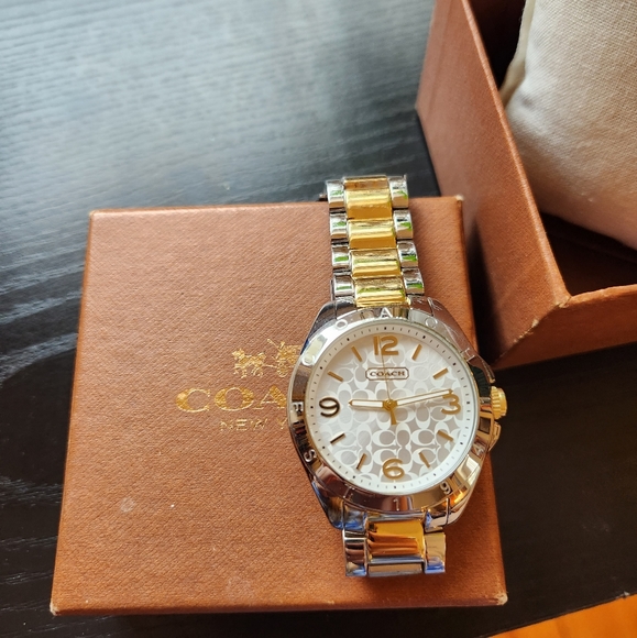 Coach women's watch - Picture 3 of 6